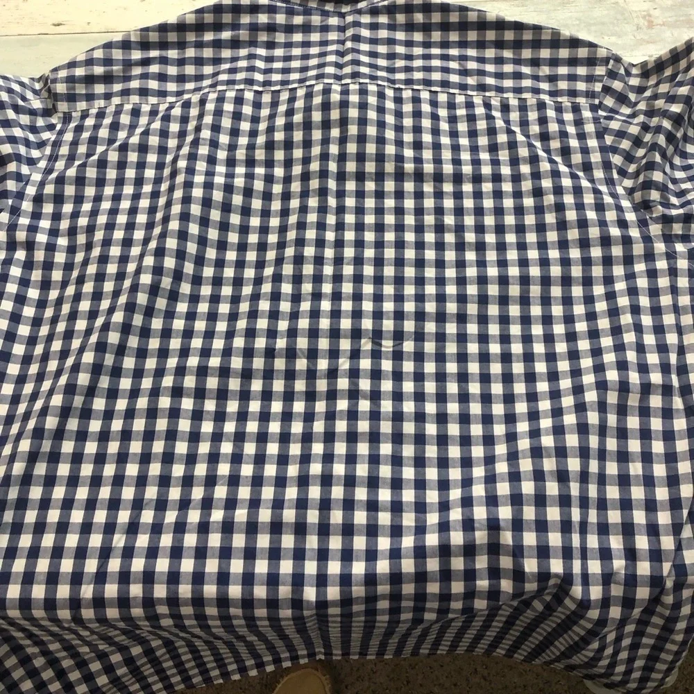 Croft & Barrow Blue and White Casual Button Down Long Sleeve Shirt